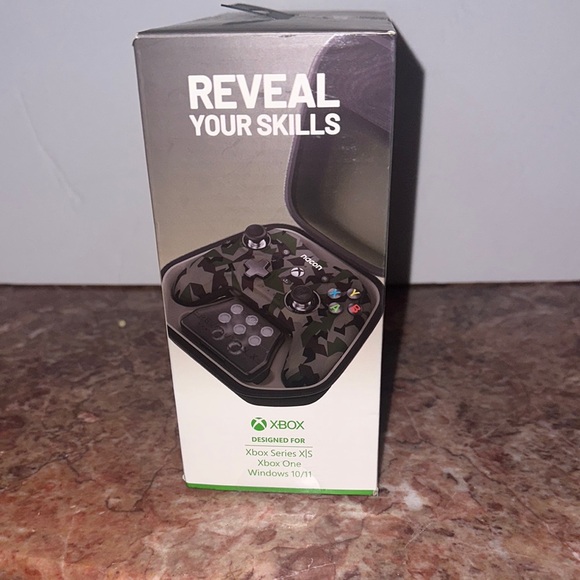 Revolution X Pro Controller - Camo for Xbox - Picture 2 of 11